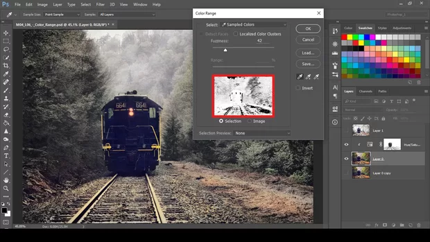 Екранна снимка към: Защо като отворя Color Range, в прозореца за preview имам вече някаква селекция, а в урока на selection preview всичко е черно (няма селекция)?