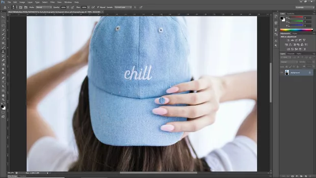 Екранна снимка към: Премахване на даден елемент с Photoshop.