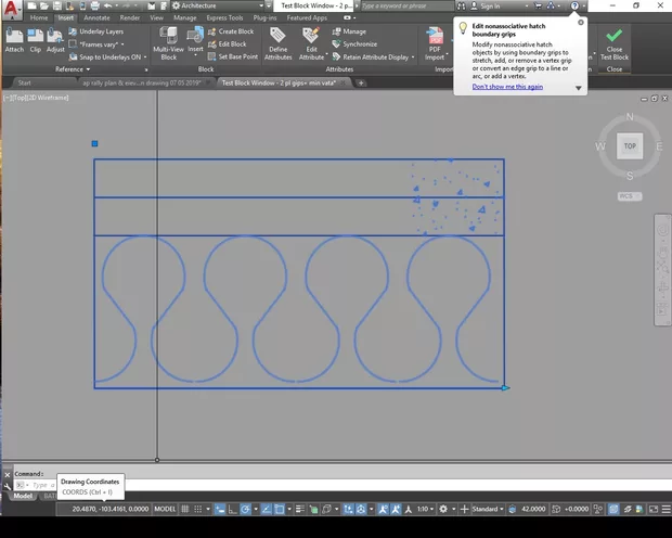 Екранна снимка към: Когато в блока имаме щриховка, тя поддава ли се на действията, които прикачваме? При моя блок щриховката не се разтяга.